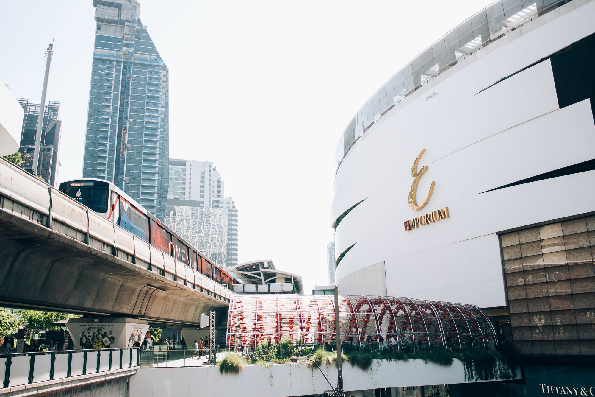 Weeping Willow Sukhumvit 26 Bangkok Exterior photo