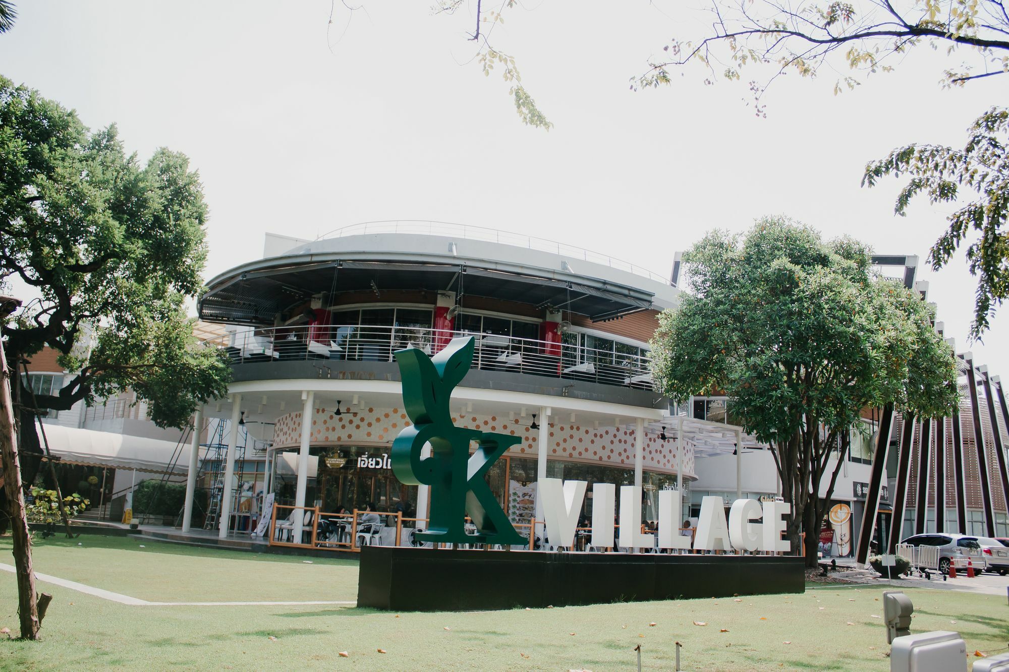 Weeping Willow Sukhumvit 26 Hostel Bangkok Exterior photo